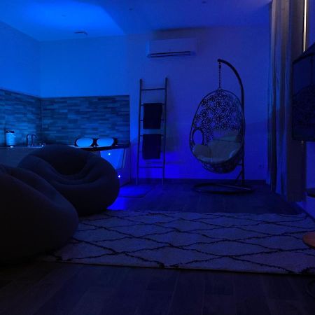 Appartement Cosy Jacuzzy Luxe Gare De Tolone Esterno foto