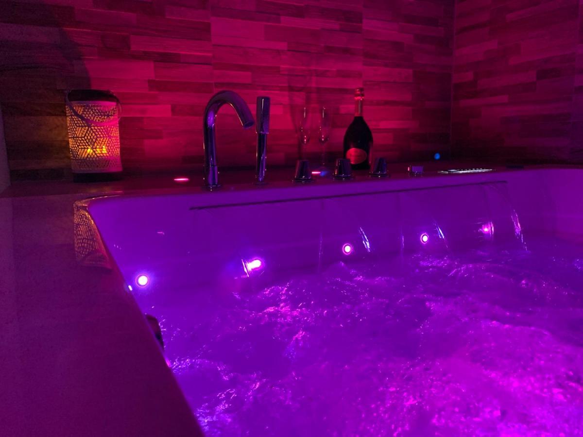 Appartement Cosy Jacuzzy Luxe Gare De Tolone Esterno foto
