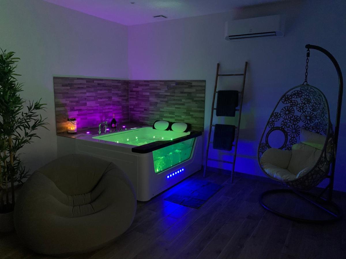 Appartement Cosy Jacuzzy Luxe Gare De Tolone Esterno foto